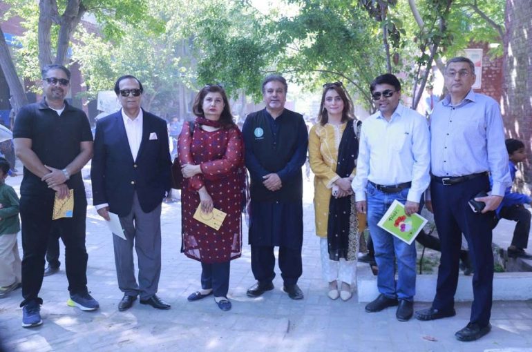 President-of-the-Rotary-Club-of-Lahore-Corporate,-accompanied-by-senior-leadership-of-the-Club