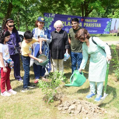 Fast Cables launched a tree plantation drive to promote sustainability-8