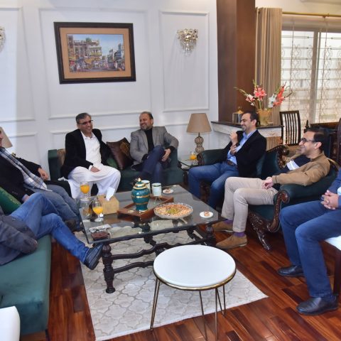 Anwar Kabir Hosts Insightful Lunch Session with Dr. Salman Ahmed on Global and Pakistan Economic