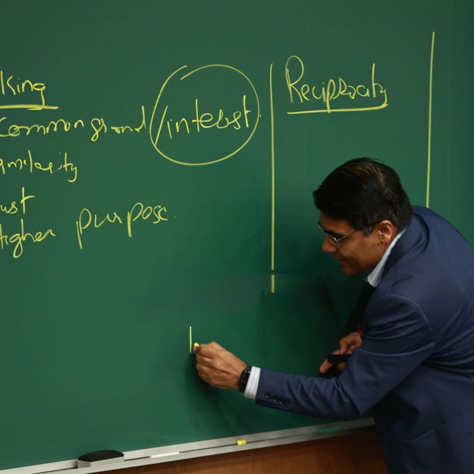 1Teaching Strategic Networking and Influence to Senior Executives at REDC LUMS-1