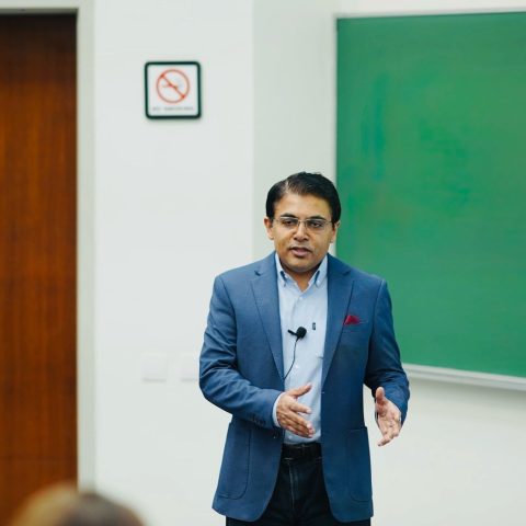 Delivering a Leadership Module on Executive Presence and Strategic Influence at REDC LUMS4