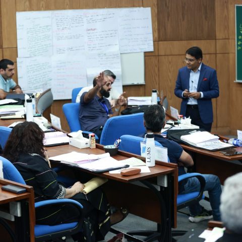Teaching Strategic Networking and Influence to Senior Executives at REDC LUMS-4